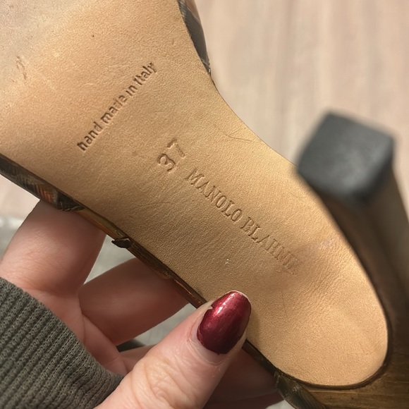 Manolo Blahnik Heels - Astutado Metallic Patch Gold Shoes - Picture 5 of 5